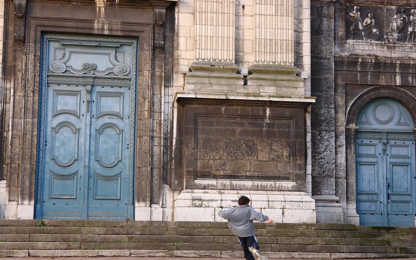 Lyon, church and child