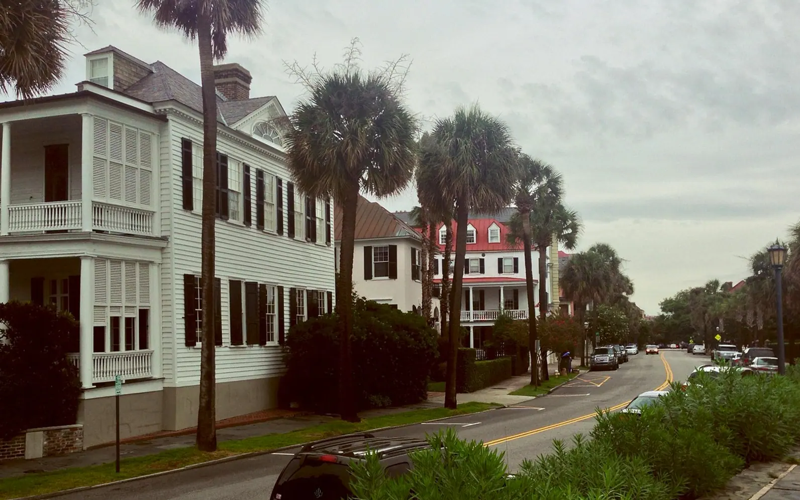 Neighborhood, houses and row house