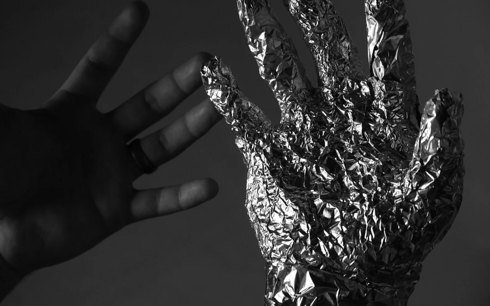 Robot, metal and aluminum